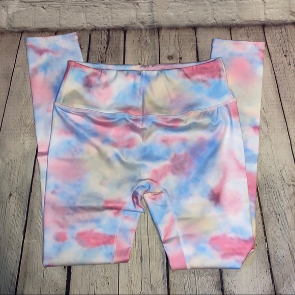 🤩 Zoe Tie-Dye Workout Set 🤩 - Picture 9 of 12